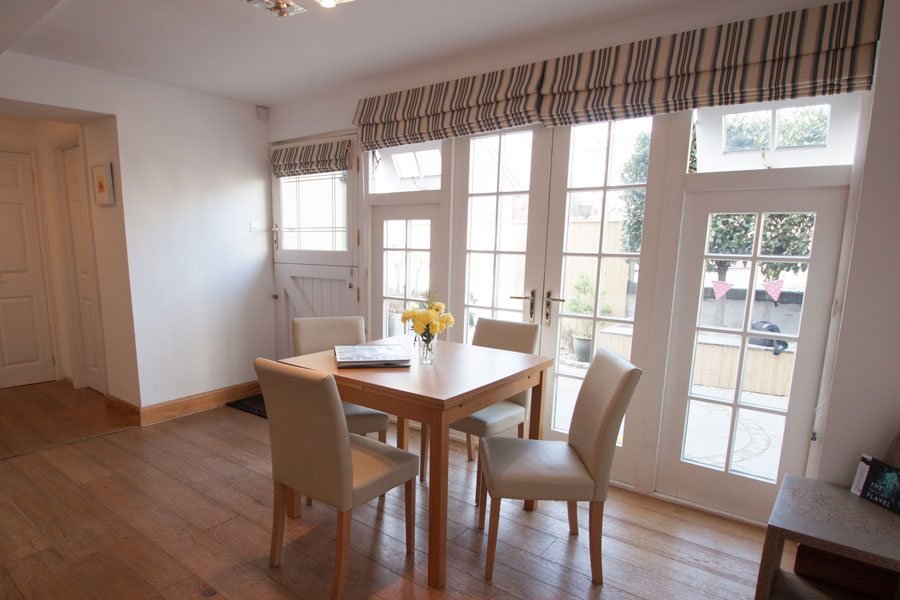 dining table for up to 6 persons