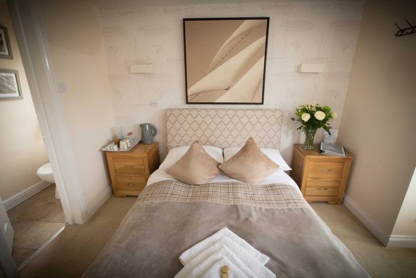 Just B ensuite double bedroom dartmouth